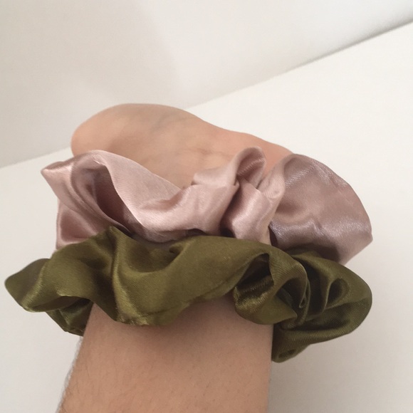 Cheap Scrunchies! - Picture 4 of 4